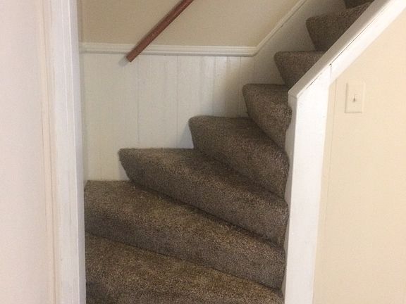 331 stairway to 2nd floor