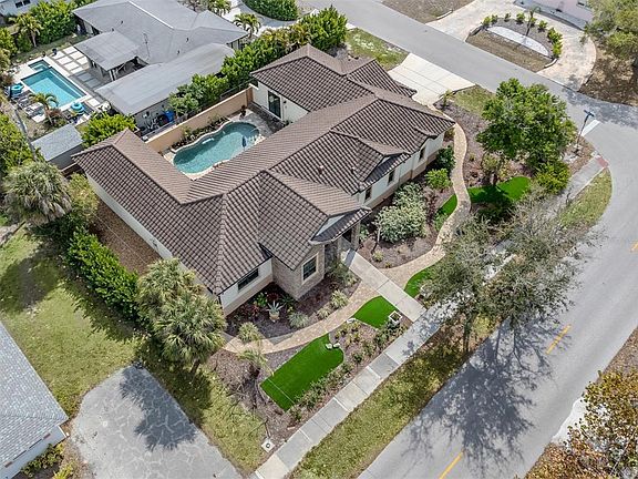 4th image of 1109 The Rialto