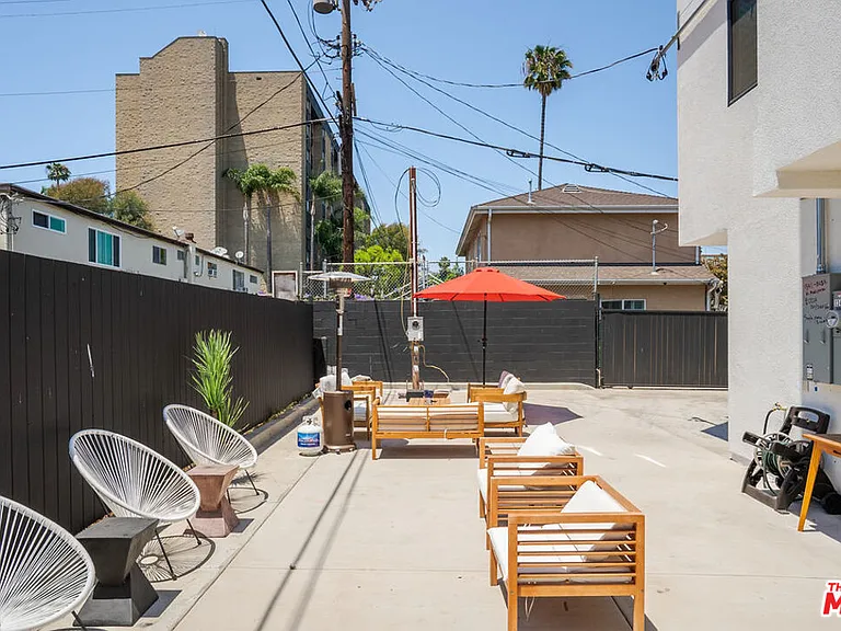 1341 N Mariposa Ave — Photo 71