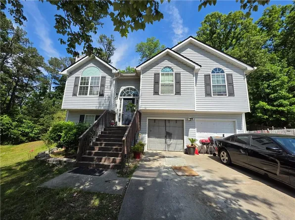 2840 Two Lake Cir S, Atlanta, GA 30349