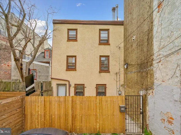 1041 N Leithgow St, Philadelphia, PA 19123