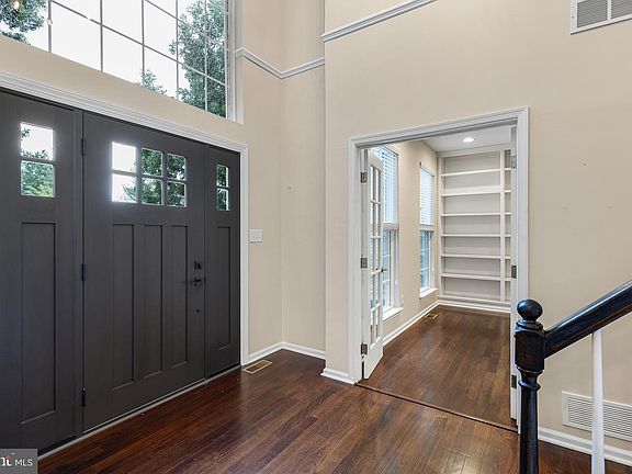 3rd image of 6 Winchester Ct