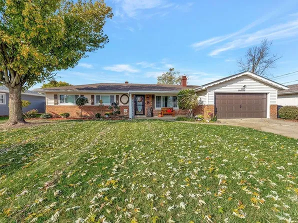 605 Cranewood Dr, Trenton, OH 45067