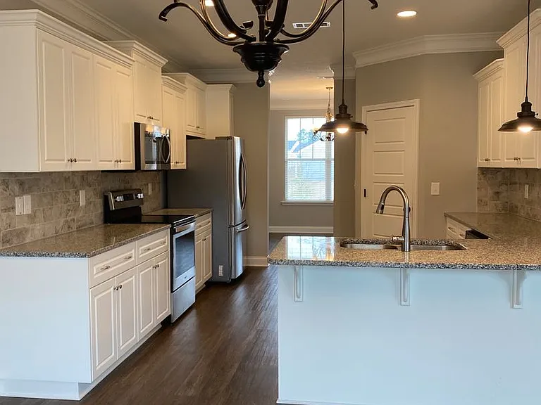 921 Burlington Dr — Photo 12