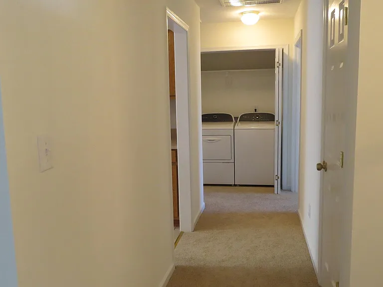 131 King Henry Way — Photo 3