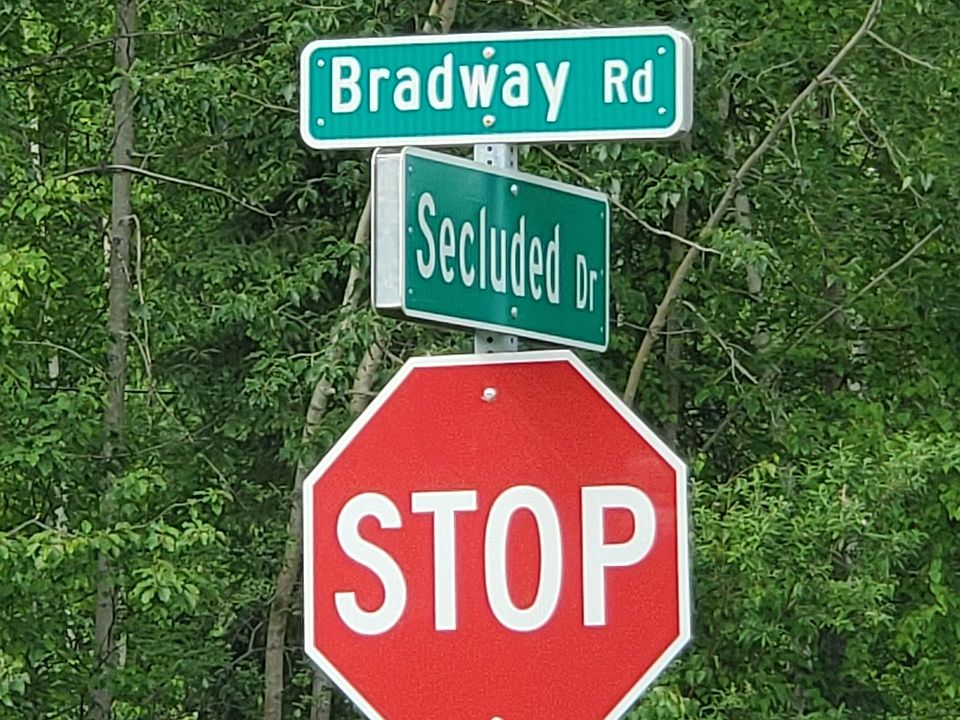 2nd image of 1441 Secluded Dr