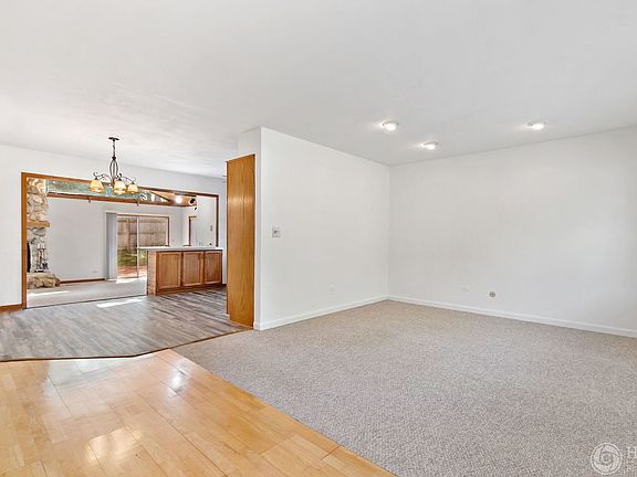 4th image of 37399 N Fairview Ln