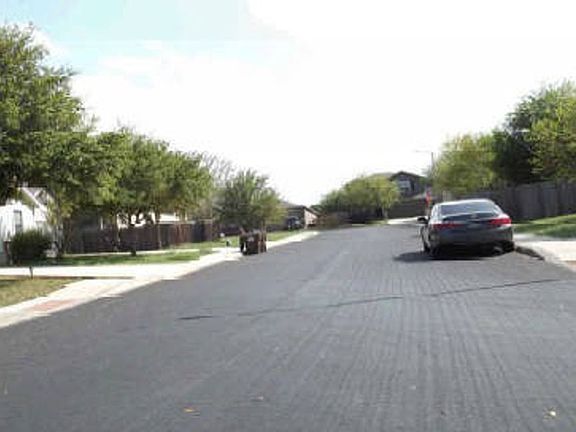 Exterior Neighborhood (street photo)