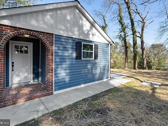 4th image of 19112 Lake Dr