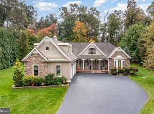 6520 Orefield Rd, Spring Grove, PA 17362