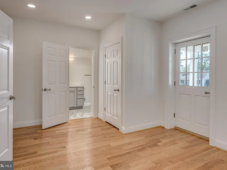 18 Huntingdon Ln — Photo 15