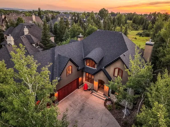 27 E Snowberry Gate, Rocky View County, AB T3Z 3C2