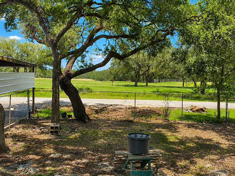 712 Fawn Dr — Photo 4
