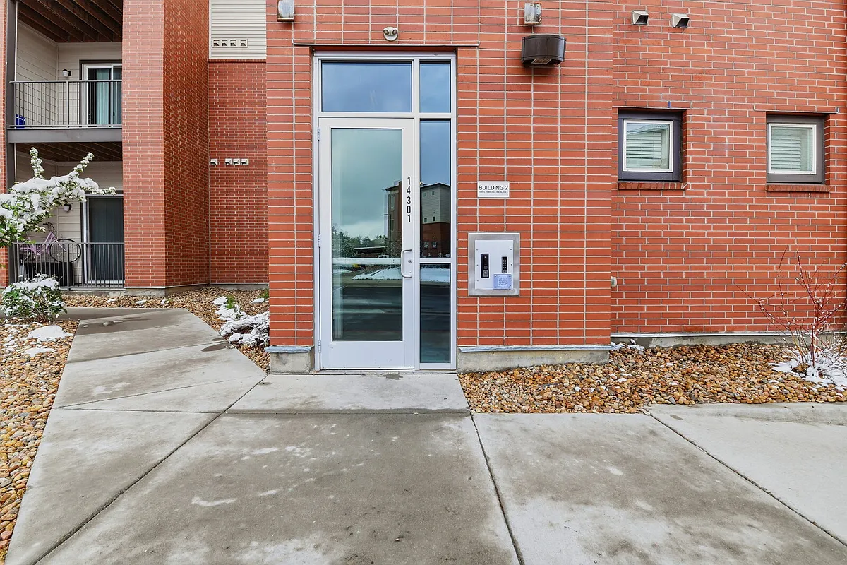 Building Photo - 14301 E Tennessee Ave #108