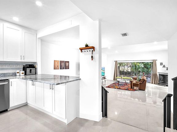 3rd image of 3601 Citrus Trce #5