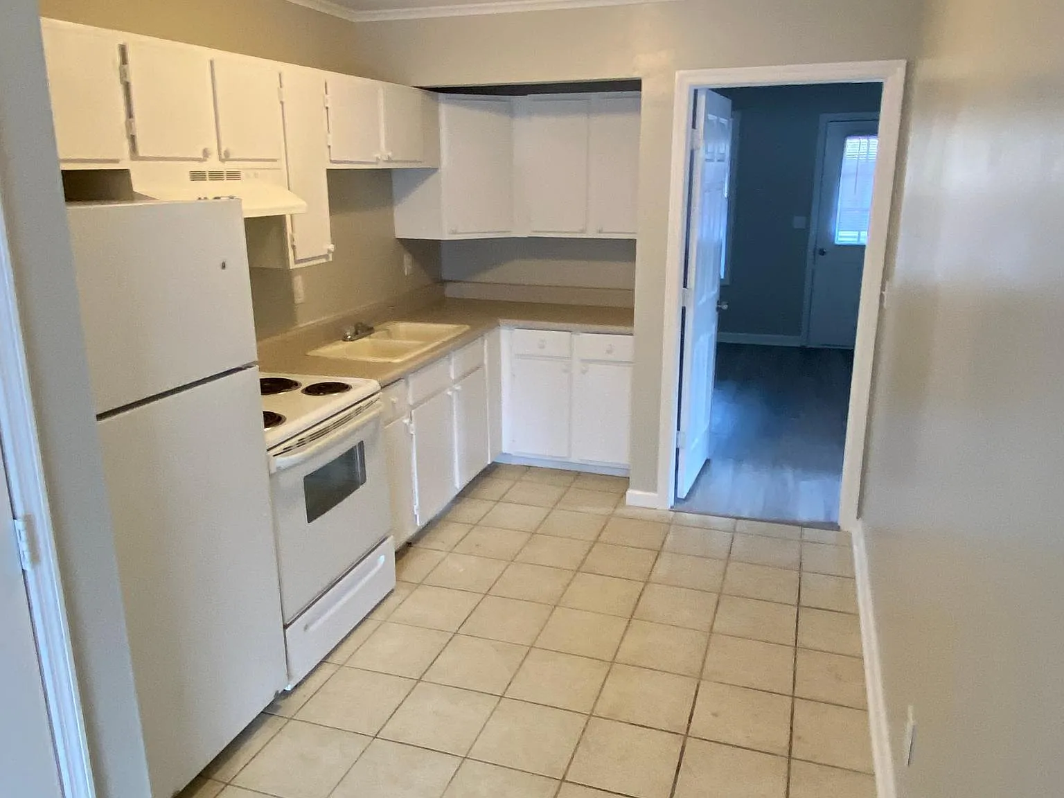 3 bed, $1,150 — Photo 3