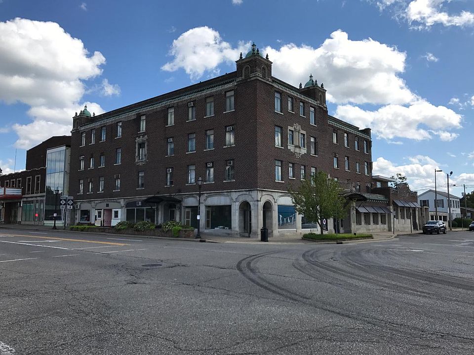 1st image of 404 E Main St #303