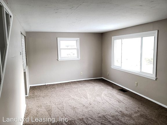 3rd image of 3143 Grant St
