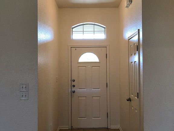 2nd image of 2603 Wisteria Ln
