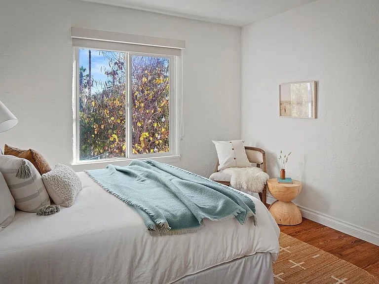 2269 Cove Ave — Photo 18