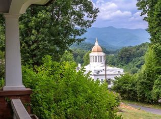 72 Ridgeway St, Sylva, NC 28779