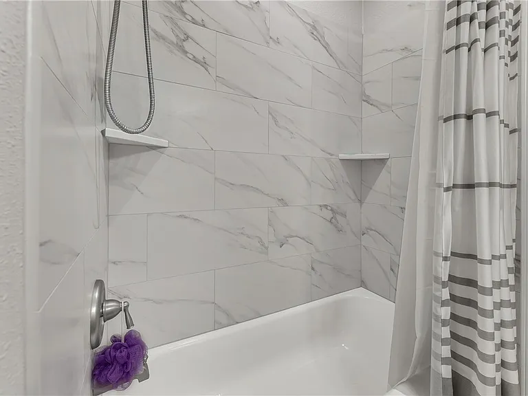 3800 Blackhawk Ln — Photo 16
