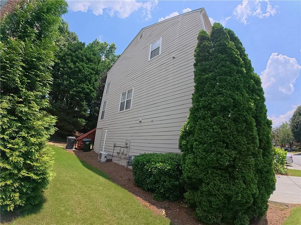 2nd image of 2069 Pinnacle Pointe Dr