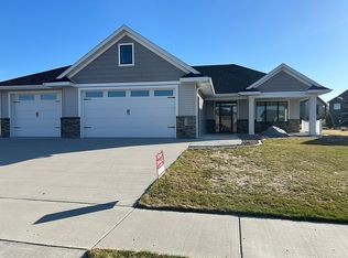 5346 Mica Dr, Bismarck, ND 58503