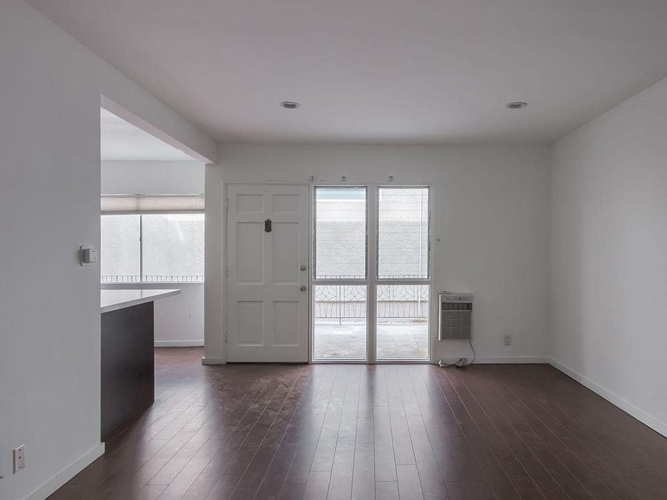 1st image of 612 Huntley Dr APT 3