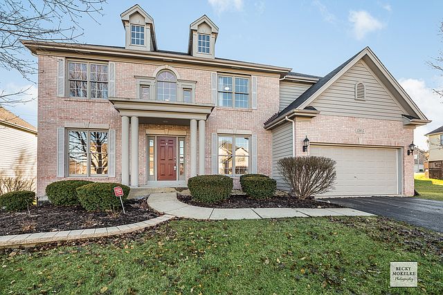 1st image of 3905 Gladstone Dr
