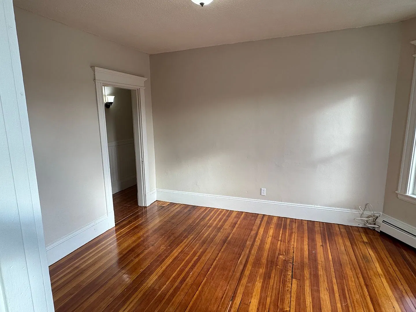 90 Emerson St — Photo 4