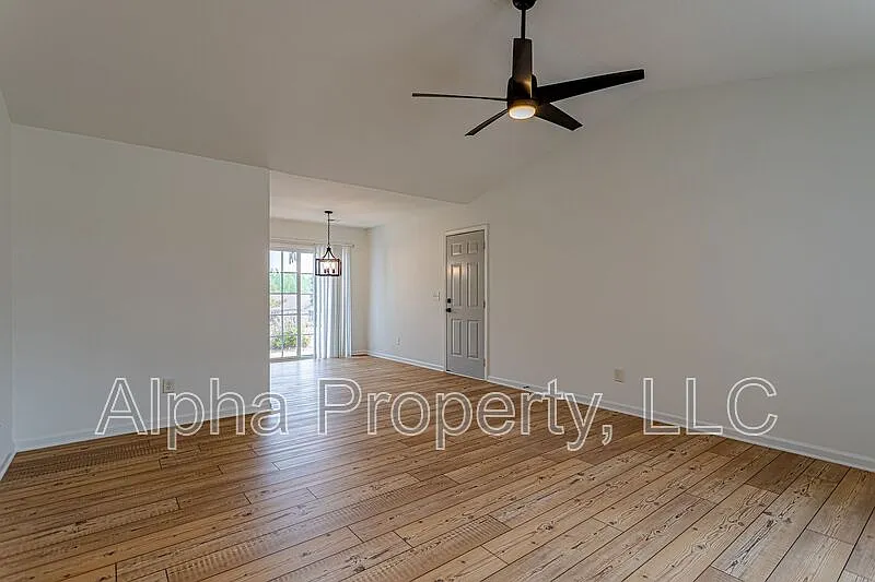 Building Photo - 103 Hickory Rock Ln