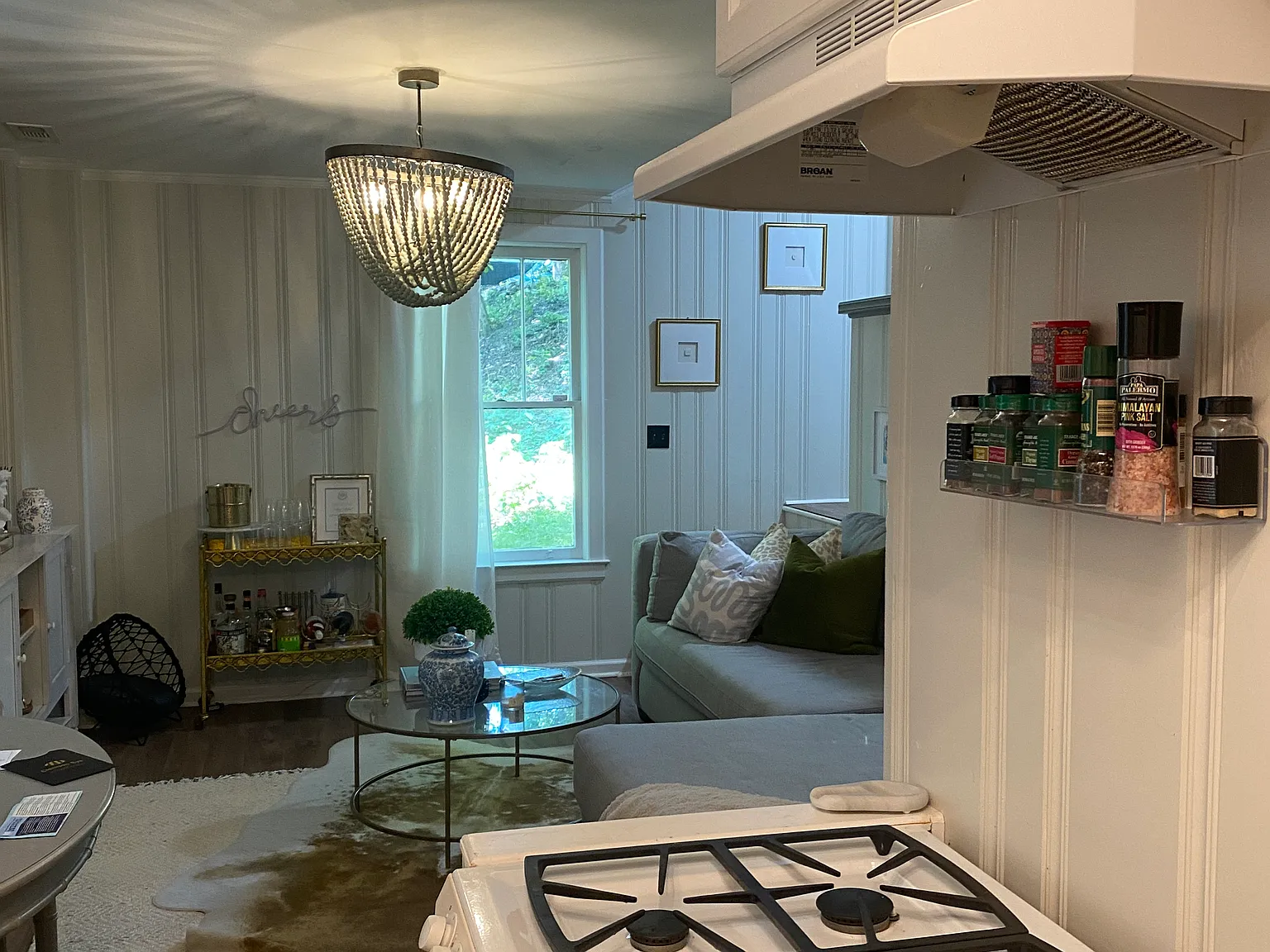 1 bed, 1350 sqft, $2,100 — Photo 3