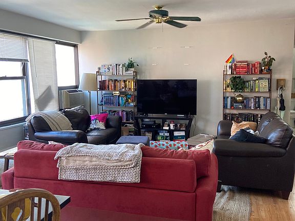 3rd image of 3420 N Lake Shore Dr APT 12LM