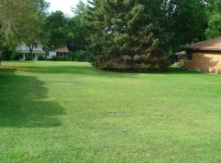 8137 W Whitaker Ave, Greenfield, WI 53220