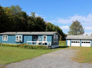 46 Dry Bridge Rd, Pulaski, NY 13142