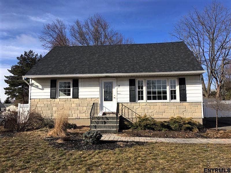 1st image of 7 Marriner Ave