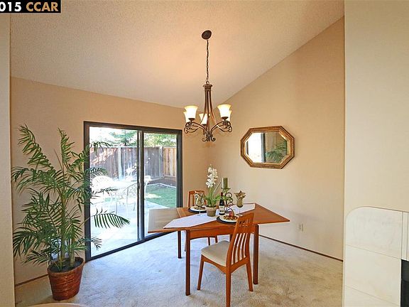 5th image of 2354 Sweetwater Dr
