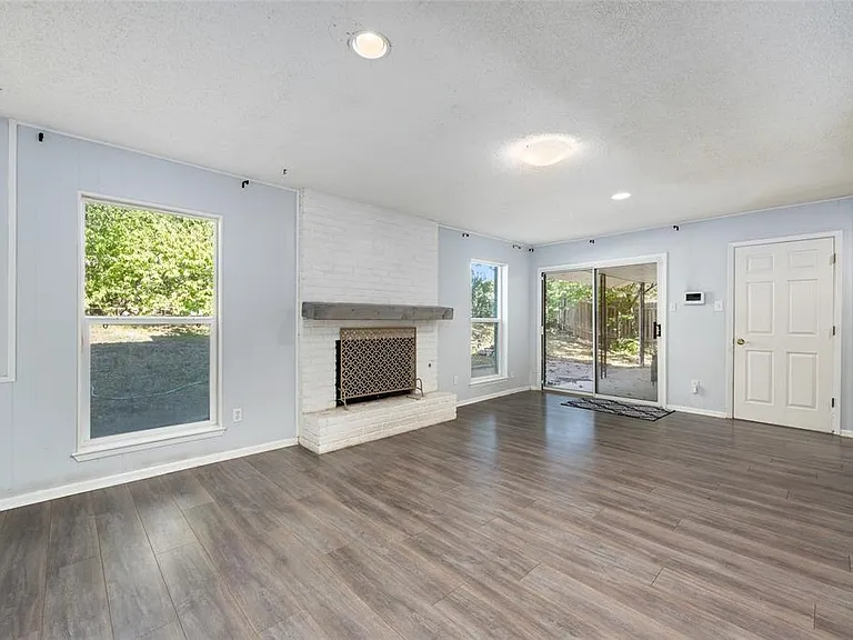 11918 Hornsby St — Photo 11