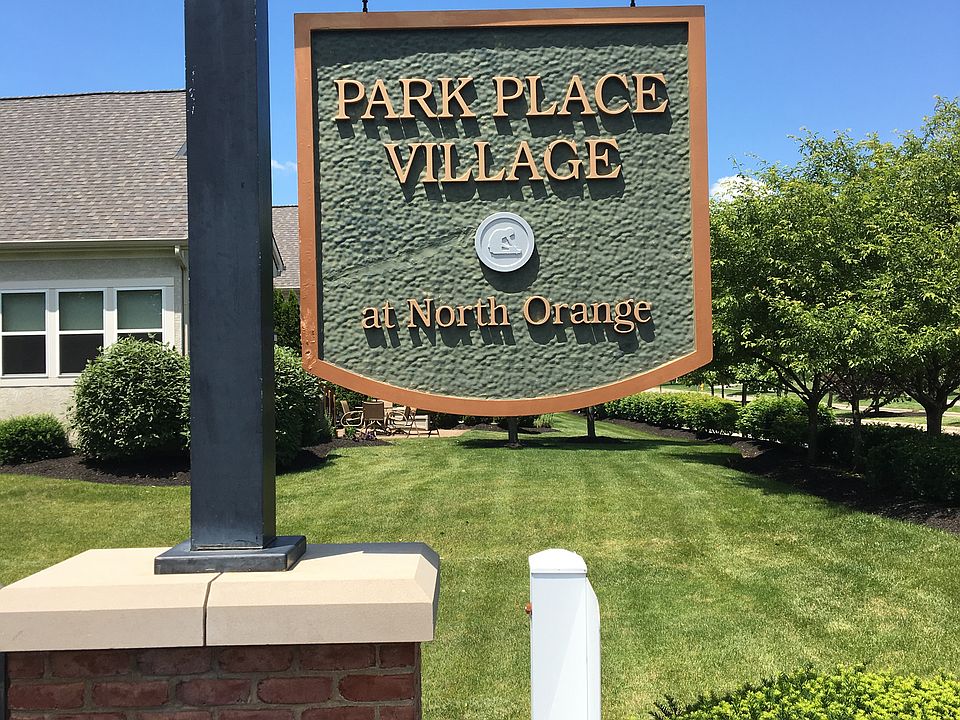 1st image of 10 Tinley Park Cir