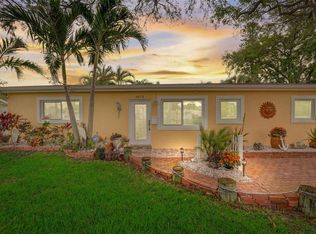 4673 Carson St NE, Saint Petersburg, FL 33703