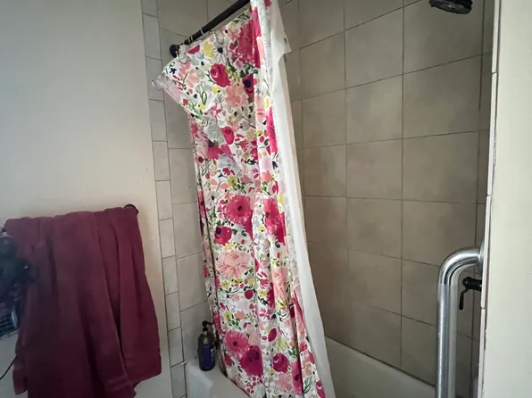 27 S Main St APT A, Coopersburg, PA 18036