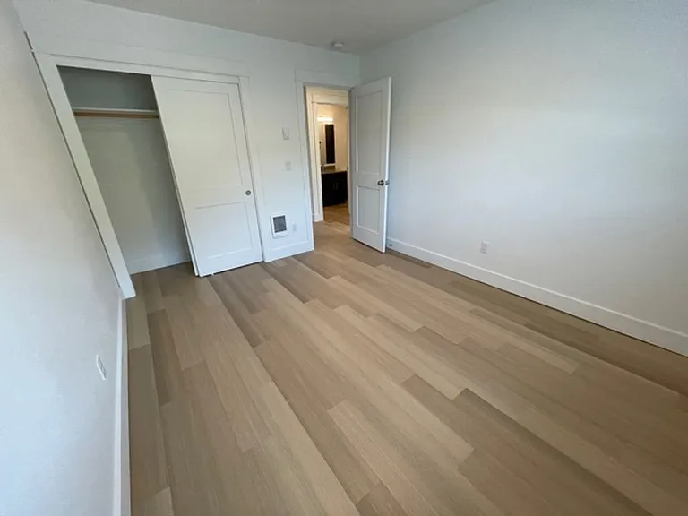 The Courtcrest Apartments — Photo 11