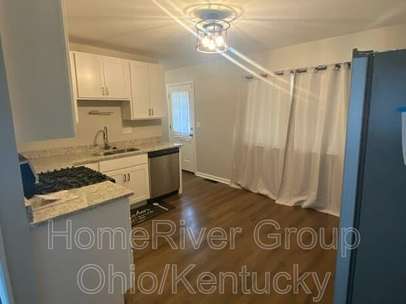 3rd image of 1837 Aspenhill Dr