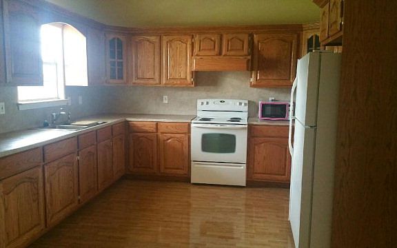 4th image of 32069 Benito Ave