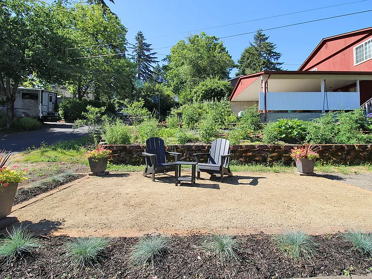 9233 SW Brier Pl — Photo 22
