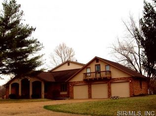 106 Tessy Ln, Collinsville, IL 62234