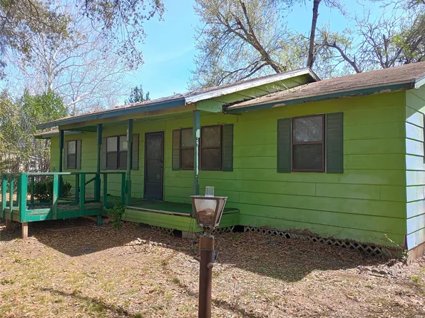 202 Miller St, Smithville, TX 78957