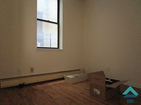 Rented by EXR | media 26