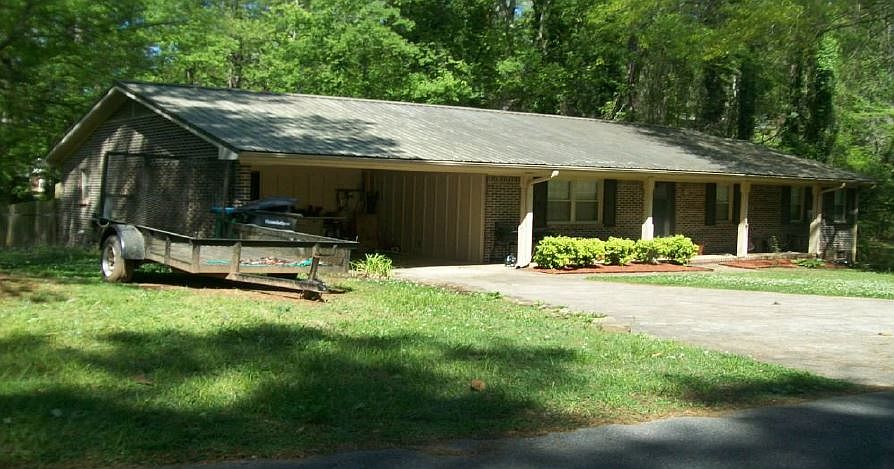 2nd image of 155 Pinewood Ln